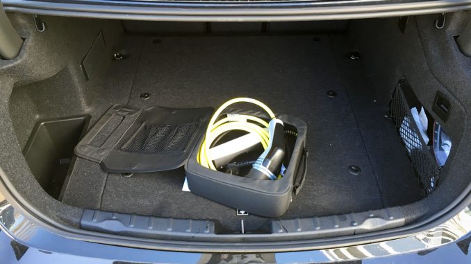 BMW 330e Trunk