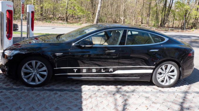 Tesla Model S P85 | Foto: 163 Grad