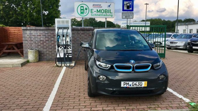 Der erste Ladestopp - Triplecharger in Neuruppin | Foto: 163 Grad