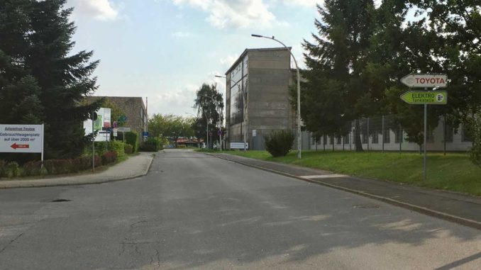 Elektroauto aufladen ausgeschildert