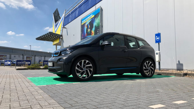 Elektroauto Ladestation bei Euronics XXL in Varel | Foto: 163 Grad